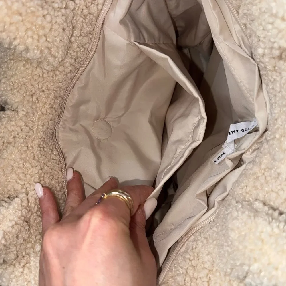 GOOD AMERICAN Sherpa Travel Bag